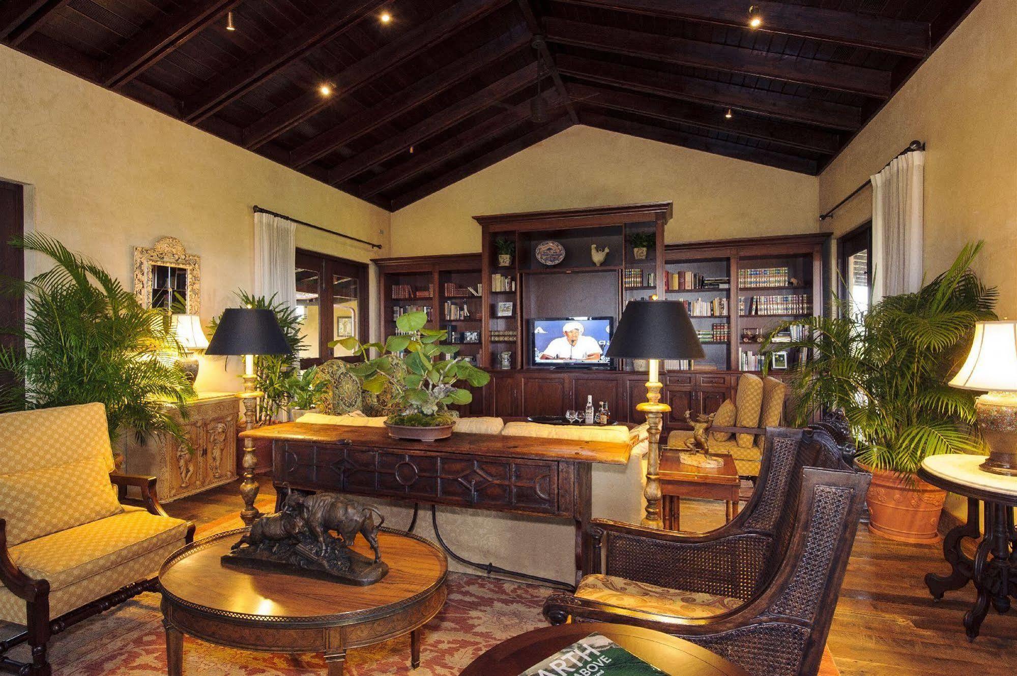 Royal Isabela Hotel Interior foto